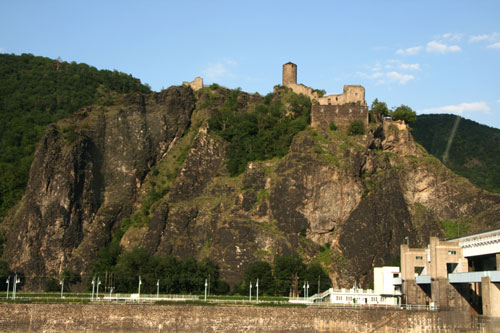 Замок на горе