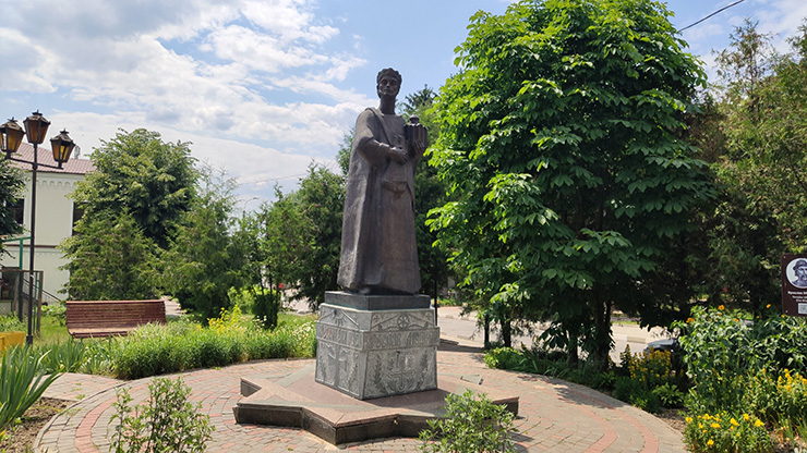 Памятник Ярославу Мудрому, Богуслав