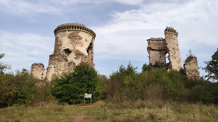 Червоноградский замок, руины